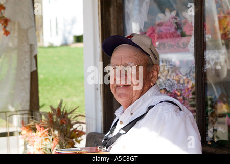 Missouri MO USA una vecchia fisarmonica giocatore giocare Polka in Kimmswick MO Ottobre 2006 Foto Stock