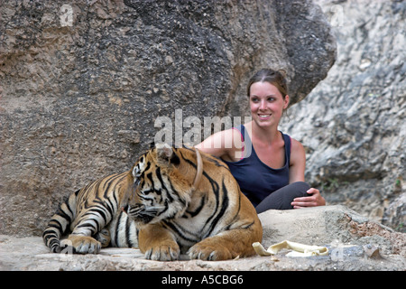 Tiger tempio vicino a Kanchanaburi Thailandia Foto Stock