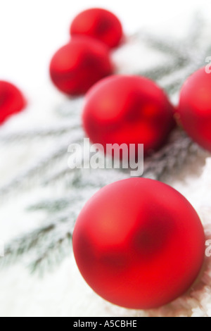 Christmas baubles, close-up Foto Stock