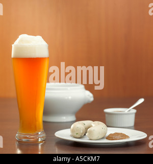 Bavarese di salsiccia di vitello e birra di frumento Foto Stock