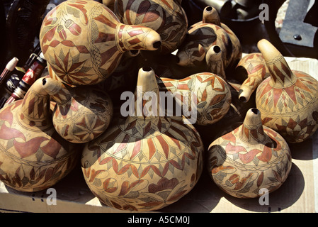 Modellato e dipinto di zucche in vendita nel mercato di strada la Slovenia Foto Stock