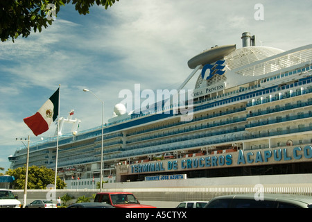 Princess Cruises Coral Princess al porto di Acapulco Foto Stock