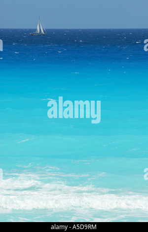 Playa Marlin parte della lunga spiaggia di Cancun della penisola dello Yucatan in Messico Foto Stock
