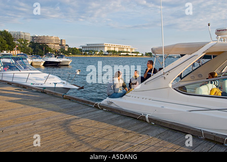 Barche a Georgetown Waterfront Park nella sezione di Georgetown a Washington STATI UNITI D'AMERICA Foto Stock