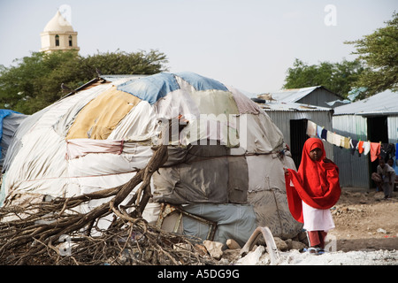 Ragazza somala in un gli sfollati interni (IDP) camp in Hargeisa, la capitale del Somaliland Foto Stock