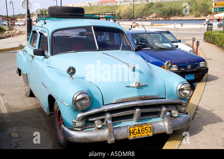 Vecchio American Plymouth auto in Havana, Cuba Foto Stock