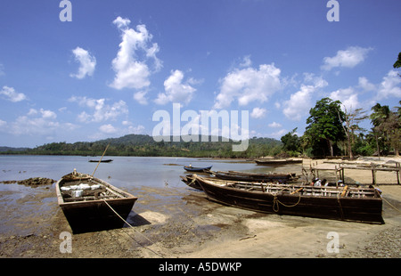 India del Sud isola delle Andamane Chirya Tapu barche da pesca Foto Stock