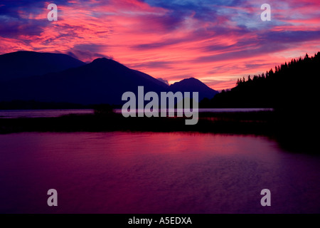 Alba sul lago di Bassenthwaite, Lake District, Cumbria Foto Stock
