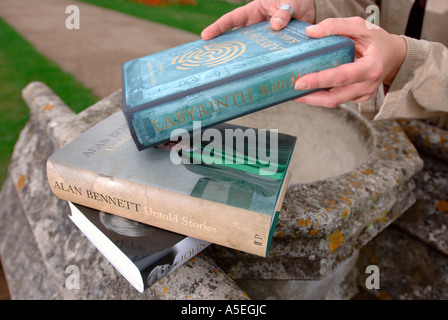 Il libro lo schema di caduta a Cheltenham festival letterario REGNO UNITO Foto Stock