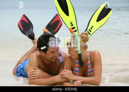 Paar hat Spass im Sommerurlaub am Meer in Thailandia Foto Stock