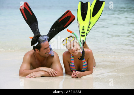 Paar hat Spass im Sommerurlaub am Meer in Thailandia Foto Stock