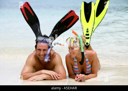 Paar hat Spass im Sommerurlaub am Meer in Thailandia Foto Stock