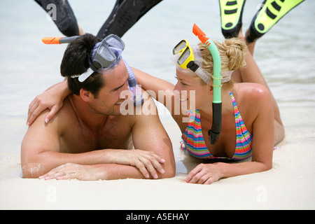 Paar hat Spass im Sommerurlaub am Meer in Thailandia Foto Stock