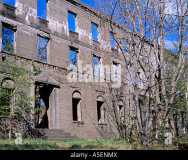 Vecchio hotel e rovine di trascurare casa di montagna si affacciano sulla montagna vicino a Woodstock Catskills Mountains Ulster county nello Stato di New York STATI UNITI D'AMERICA Foto Stock