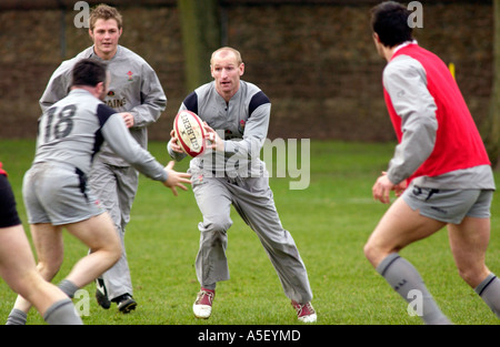 Il Galles e British Lions rugby capitano Gareth Thomas formazione a Sophia Gardens Cardiff South Wales UK Foto Stock