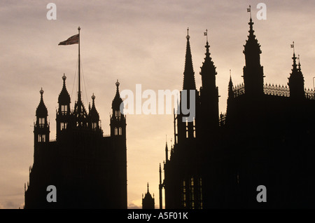 Le torri delle case del Parlamento europeo a Londra Foto Stock