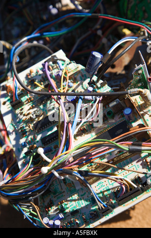 Fili e vecchio elettrici rotti componenti auto Foto Stock