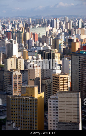 Una vista di Sao Paulo da in cima all'Edificio palazzo Italia Brasile Foto Stock