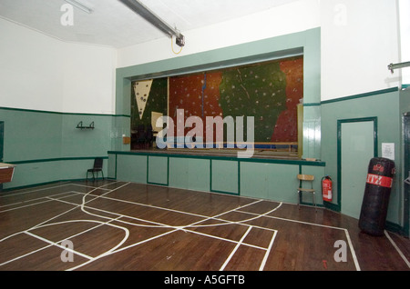 La sala da ballo sono state Anthony Hopkins in primo luogo sono andato sul palco al YMCA di Port Talbot Foto Stock