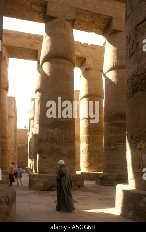 Hypostyle Hall nel Tempio di Karnak nei pressi di Luxor Egitto nord Africa Foto Stock