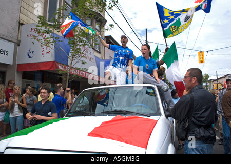 Coppa del Mondo 2006 Celebrazione su unità commerciali, Vancouver, BC, British Columbia, Canada Foto Stock