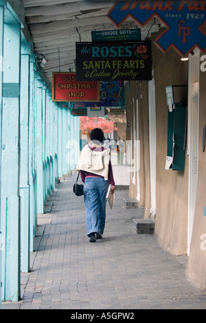 Galleria dei mercanti nel centro cittadino di Santa Fe New Mexico Foto Stock