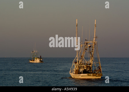 Gamberetti è uscita dal porto alla mattina presto da Gulfport Mississippi Foto Stock
