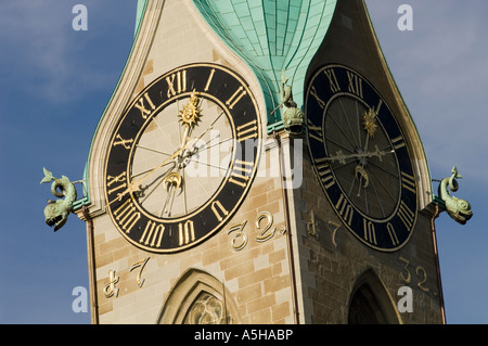 Zurigo, Svizzera. Il campanile della chiesa di Fraumuenster. Foto Stock