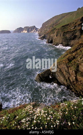 Mare mosso sulla costa est di Lundy Island nel canale di Bristol Devon England Foto Stock