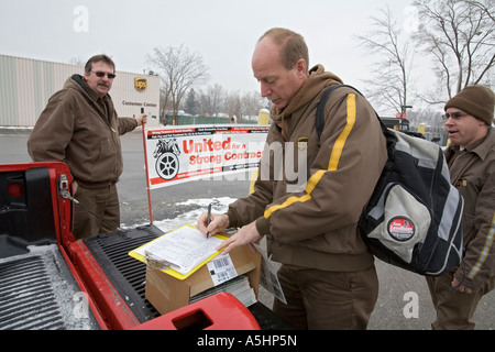 I lavoratori UPS campagna per un buon contratto Foto Stock