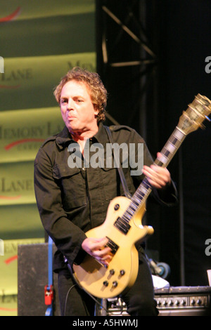 L'allarme in concerto a Cardiff Galles del Sud GB UK 2006 Foto Stock