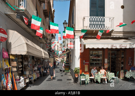 Cafe nel centro storico di Sorrento, Riviera Napoletana, Italia Foto Stock