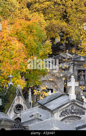 Cimitero di Père Lachaise nel automn. Parigi. La Francia. Foto Stock