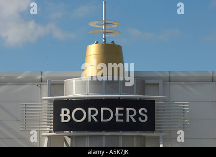 Borders Bookstore sign in fuori città centro per lo shopping Foto Stock