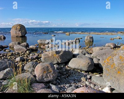 Blocchi irregolari big granit pietre sulla costa del nord punto nord dell isola Olands Udden Norra Oland Svezia Foto Stock