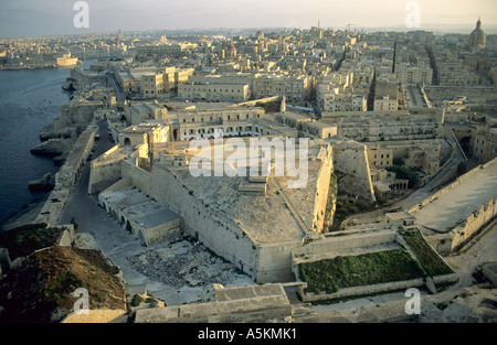 Vista sulla Valletta, La Valletta, capitale di Malta, Patrimonio Mondiale dell Unesco Foto Stock