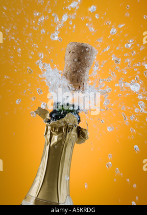 Chiusura del tappo dello champagne popping Foto Stock