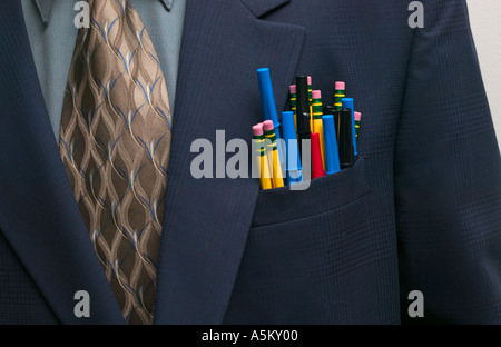 Penne e matite a soddisfare la tasca di executive Foto Stock