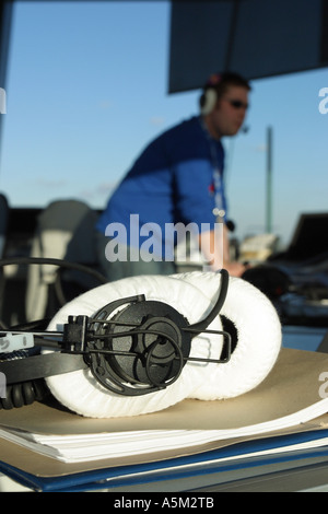 Il controllo del traffico aereo ATC torre di controllo con le cuffie Foto Stock