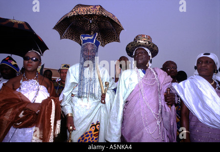 Cerimonia VOODOO IN BENIN WEST AFRICA vudù è la religione nazionale Foto Stock