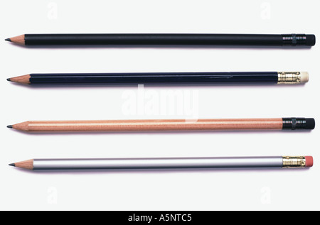 Quattro matite a una fila Foto Stock