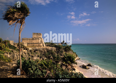 El Castillo, le rovine Maya di oltre il mare dei Caraibi a Tulum, Quintana Roo stato, Yucatan, Messico Foto Stock