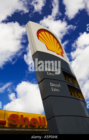 Shell stazione di benzina i prezzi della benzina Foto Stock