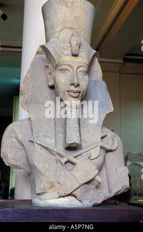 Statua di Akhenaton, Museo Egizio del Cairo, Egitto Foto Stock