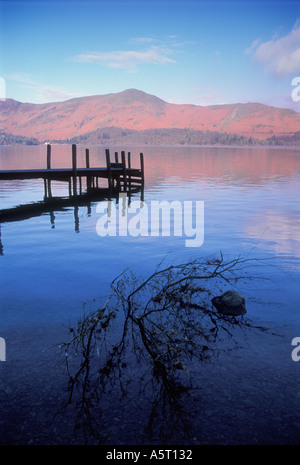 Traghetto fase di atterraggio su Derwentwater Near Keswick Cumbria Lake District Inghilterra GB UK EU Europe Foto Stock