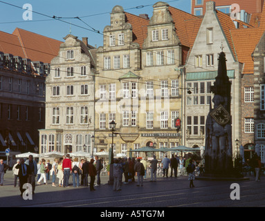 Vecchie case patrizie viste su Marktplatz, città di Brema, Brema, Germania. Foto Stock