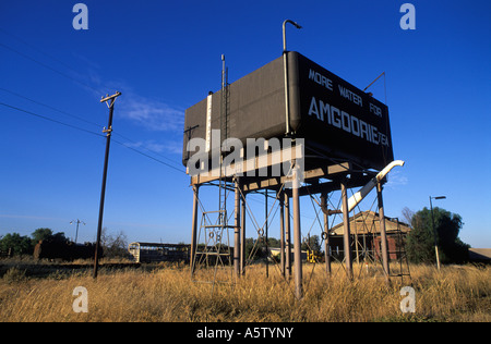 Pubblicità per il tè Amgoorie su una linea ferroviaria water tower in Sud Australia Foto Stock