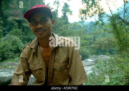 Jackson la guida ANGAP in Marojejy Parco nazionale del Madagascar n. MR Foto Stock