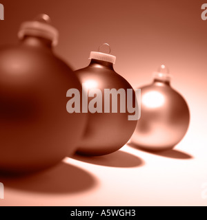 Rosso, argento e bronzo baubles chromes Foto Stock