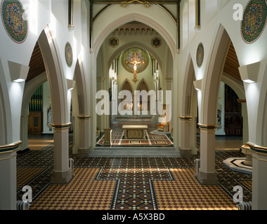 San Barnaba cattedrale, Derby Road, Nottingham, 1844. Navata centrale dopo il ripristino. Restaurato da Smith e Roper architetti. Foto Stock